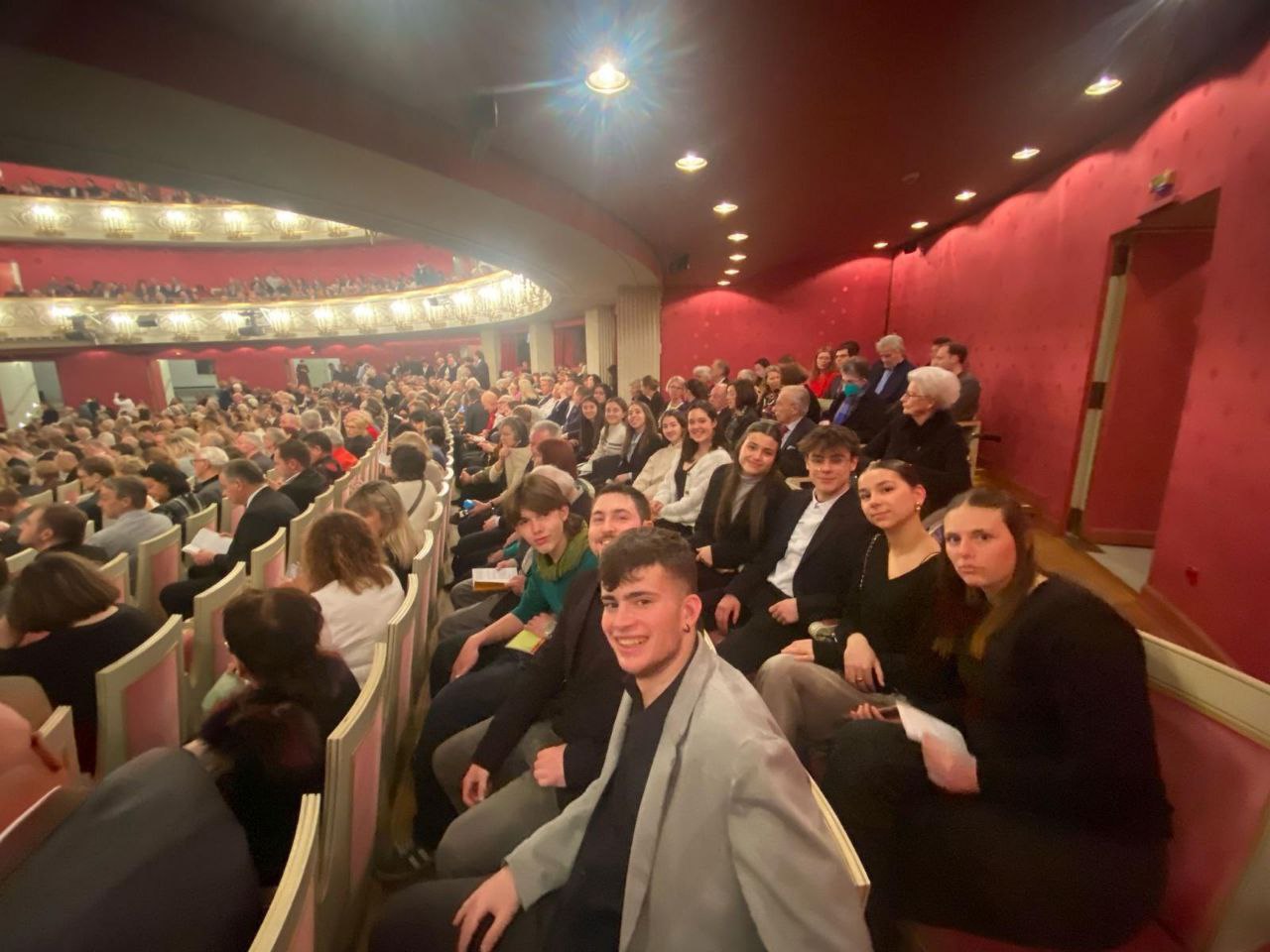 photo_5900164104465794792_y