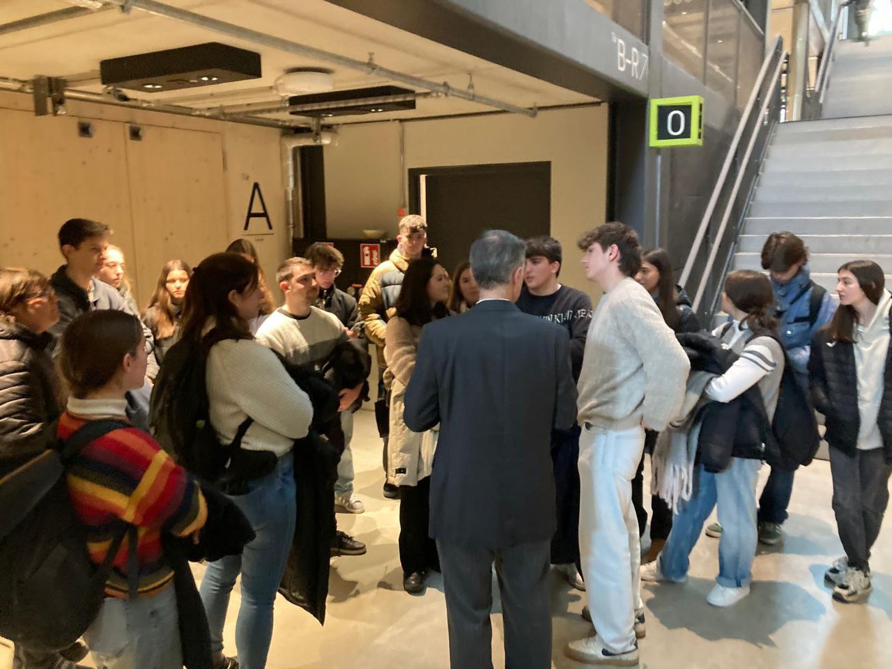 photo_5900164104465794799_y