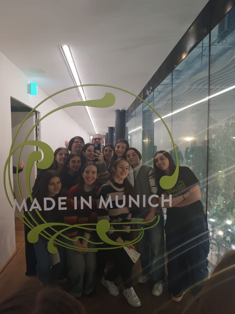 photo_5900164104465794800_y