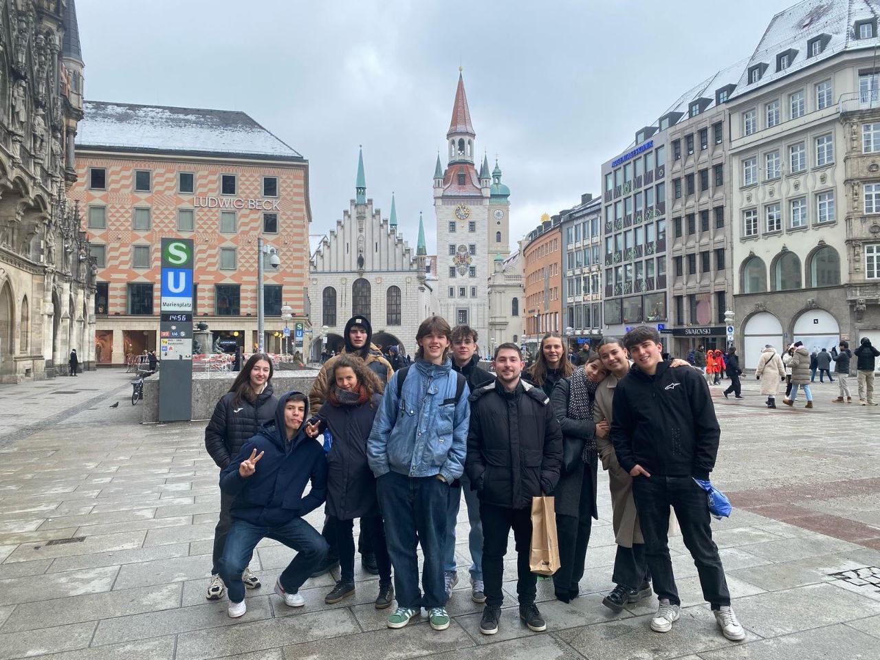 photo_5900164104465794801_y