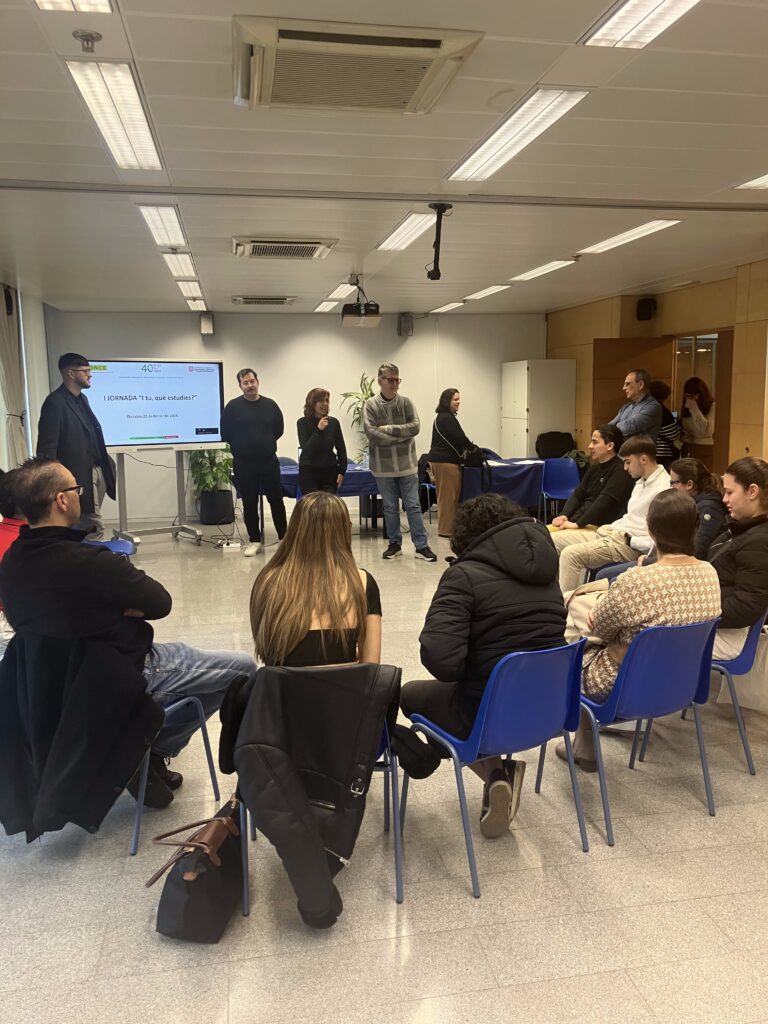 Manel Eiximeno i Irene Ginebra donant la benvinguda