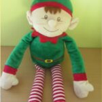 A les nenes i nens de 1r ens ha agradat molt tenir el Follet dels contes entre nosaltres. L'hem tingut uns dies a casa de convidat i ho hem gaudit molt.