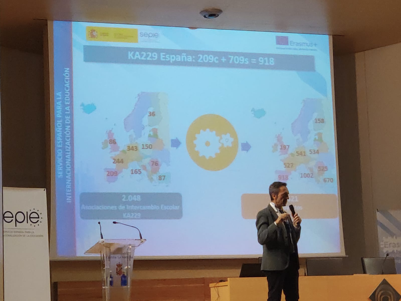 6f697b95-35f0-4cbf-b8d9-c3921cc518b1