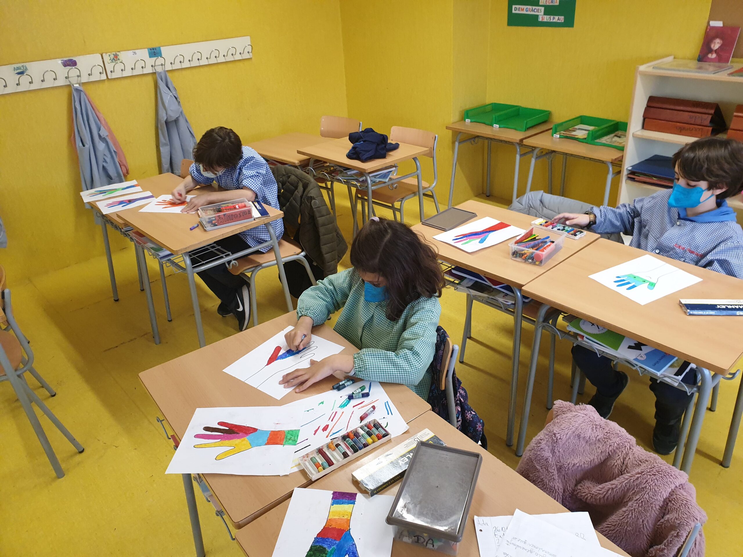 4t B pintant mans mural nivell (1)-min