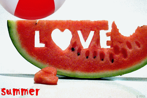 love summer love beach love watermelon ball.... ecards photo images web site blog graphic desing clip art and iphone ipad screensaver background free download 3d-gif-animation.blogspot.com