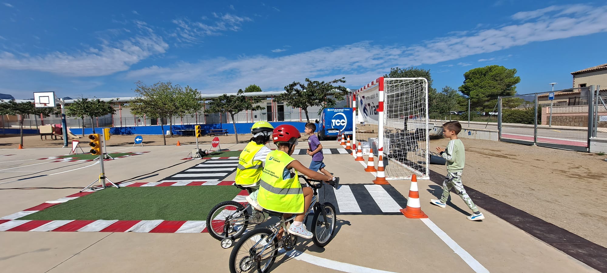 e10e9bec-e2f8-463e-b4fc-a1ae6fc1ea90