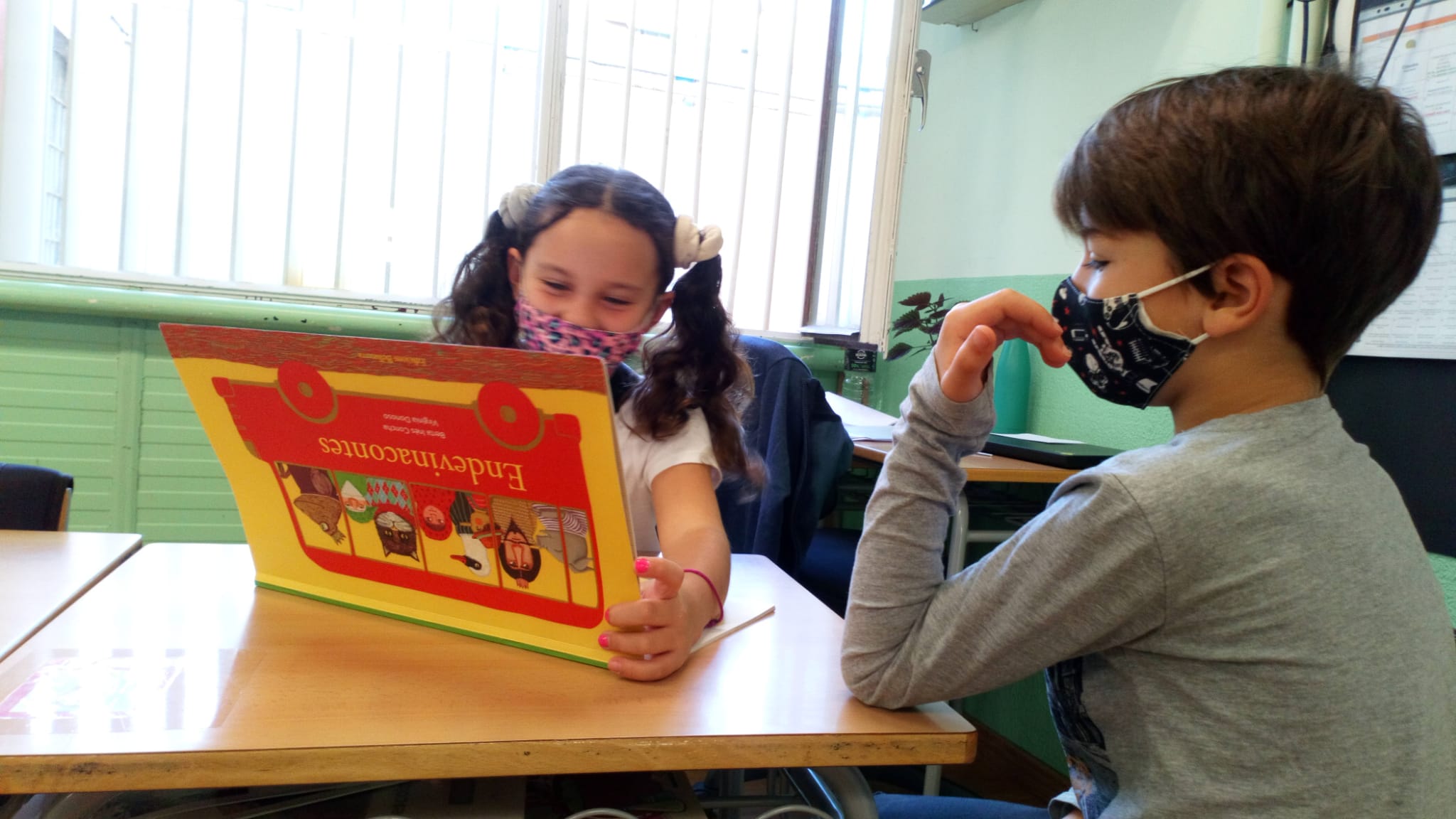 biblioteca d'aula 12