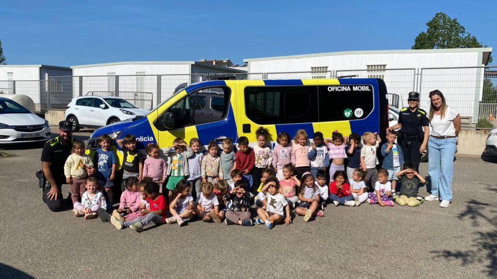 A Infantil ens visita la Policia local