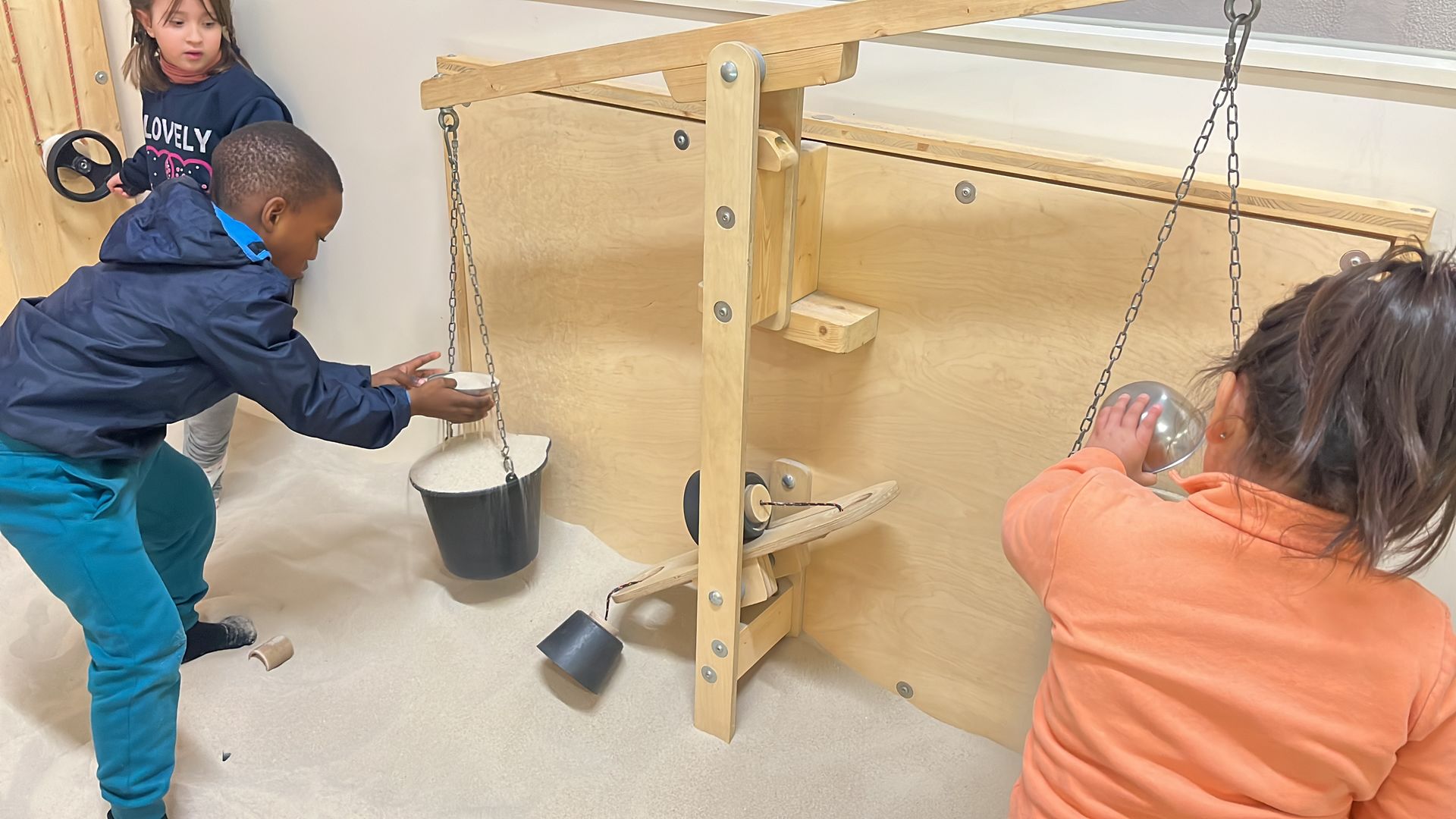 0C219250-1622-439E-81BD-F19A8B1CC078