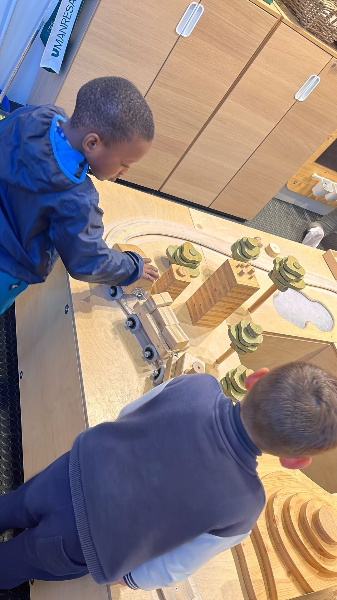 4253C96A-F7B8-4D5E-944C-E86C53FCB39A