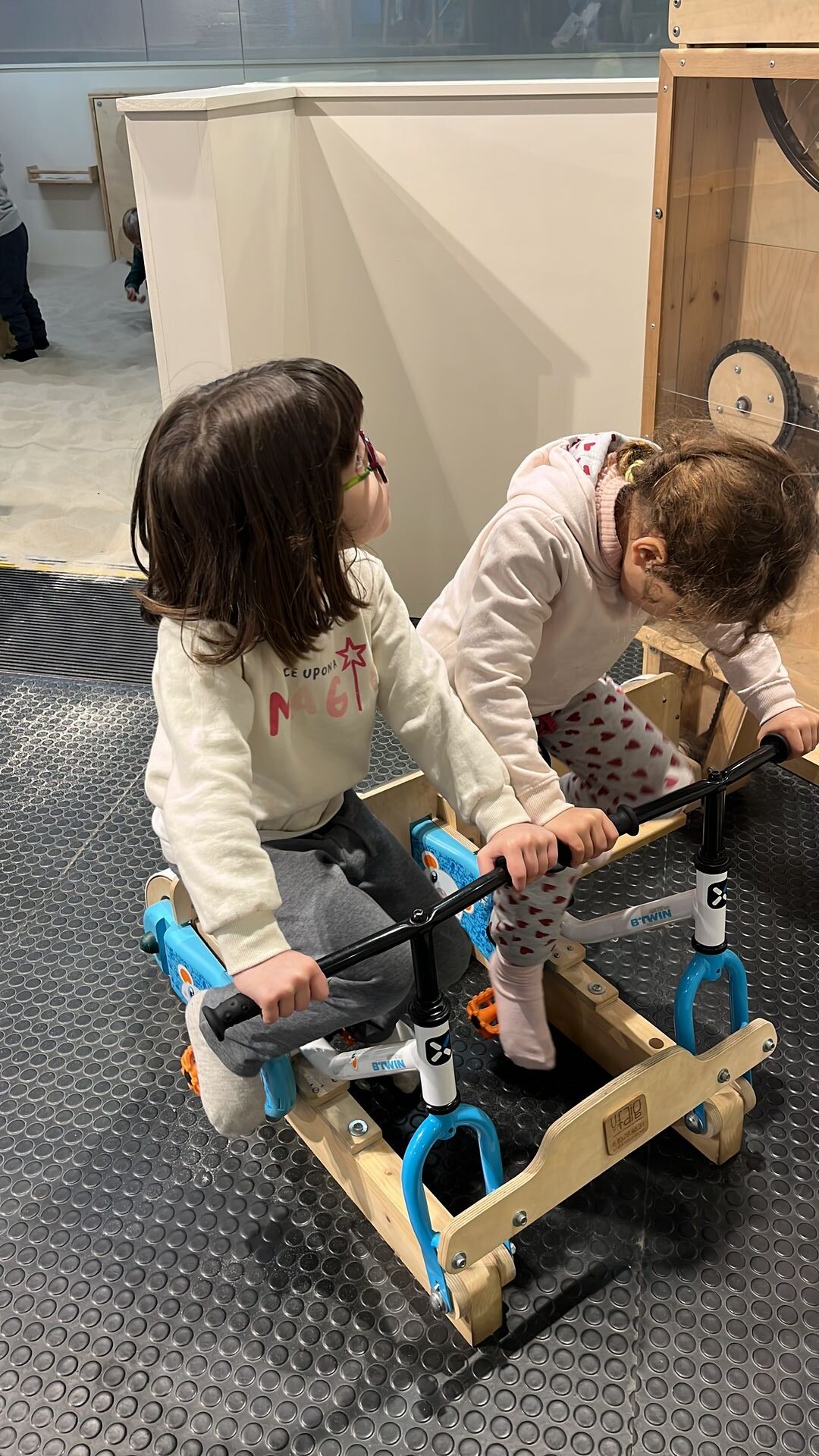 912BAEF2-CDC8-484B-8943-DAA4C4A1DD91