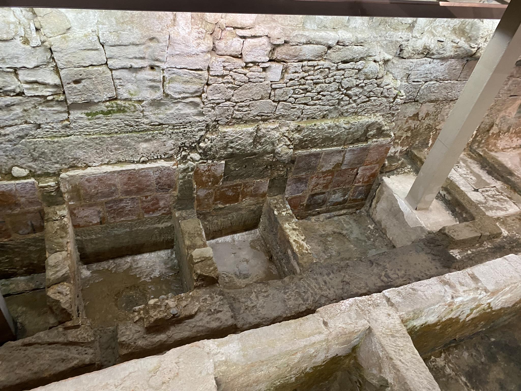 ADOBERIES 19-4-23 (3) (Copy)