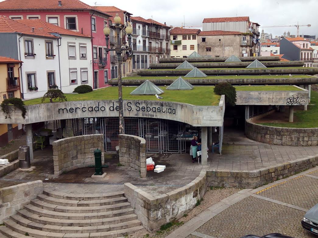 Bancal de piràmides al mercat de Porto (Isabel Jiménez)
