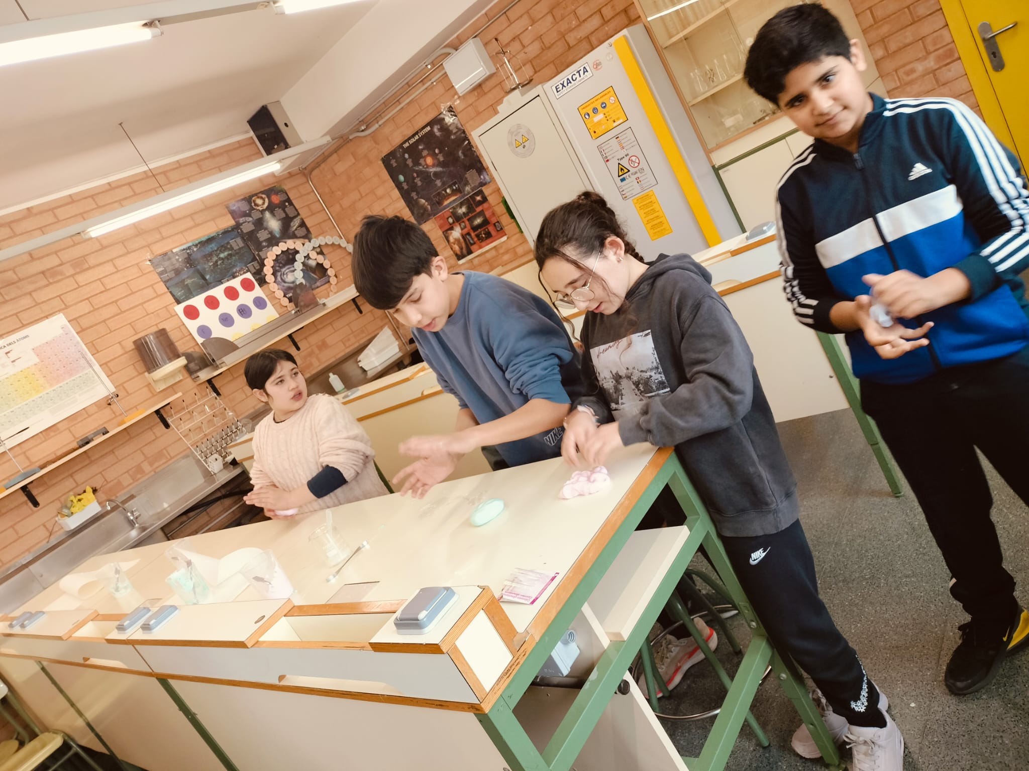 458744e7-8017-40f4-8fea-2caf828b83e3