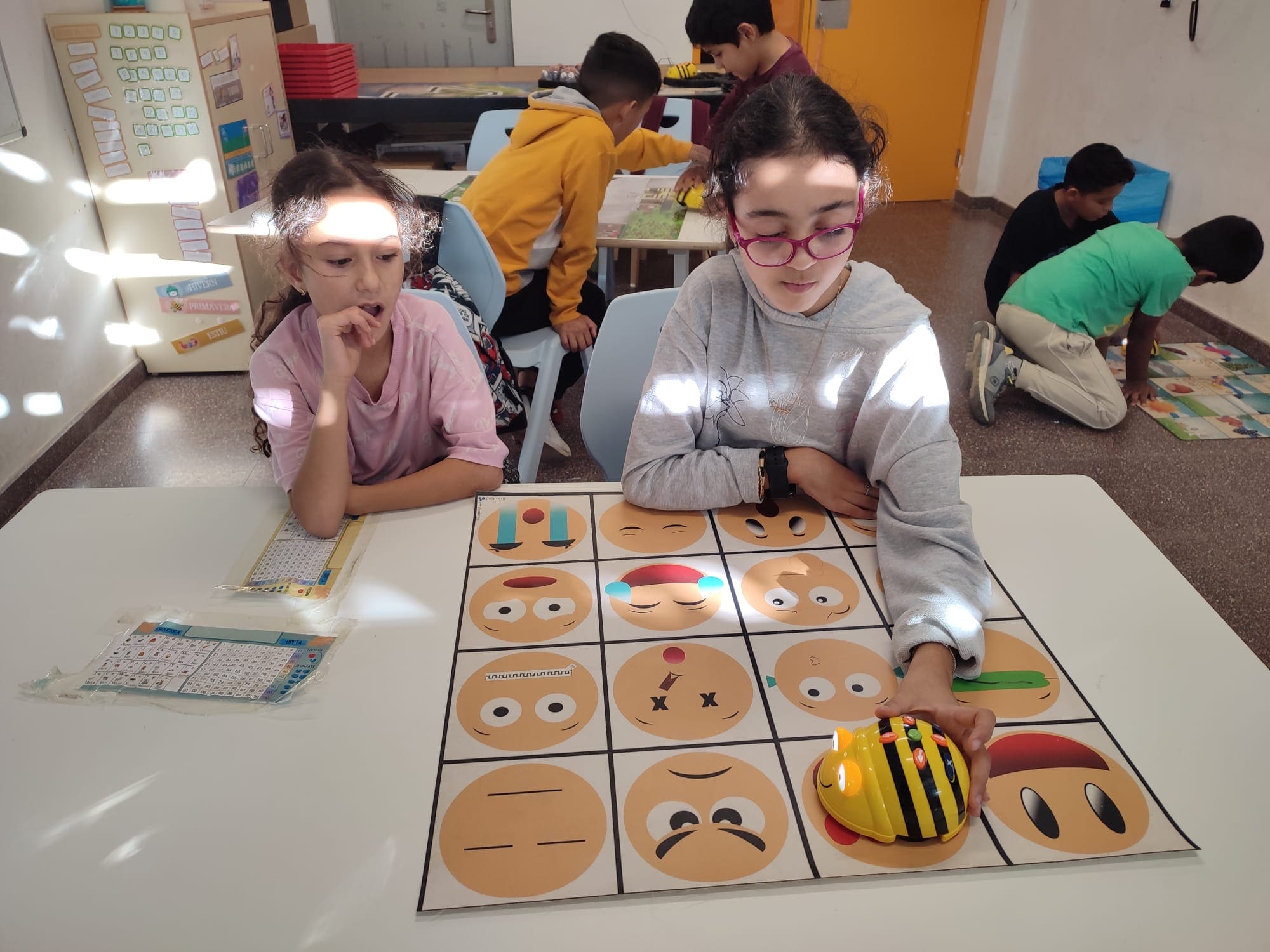 f7671c04-e35a-402d-9303-5a6df448ba90(1)