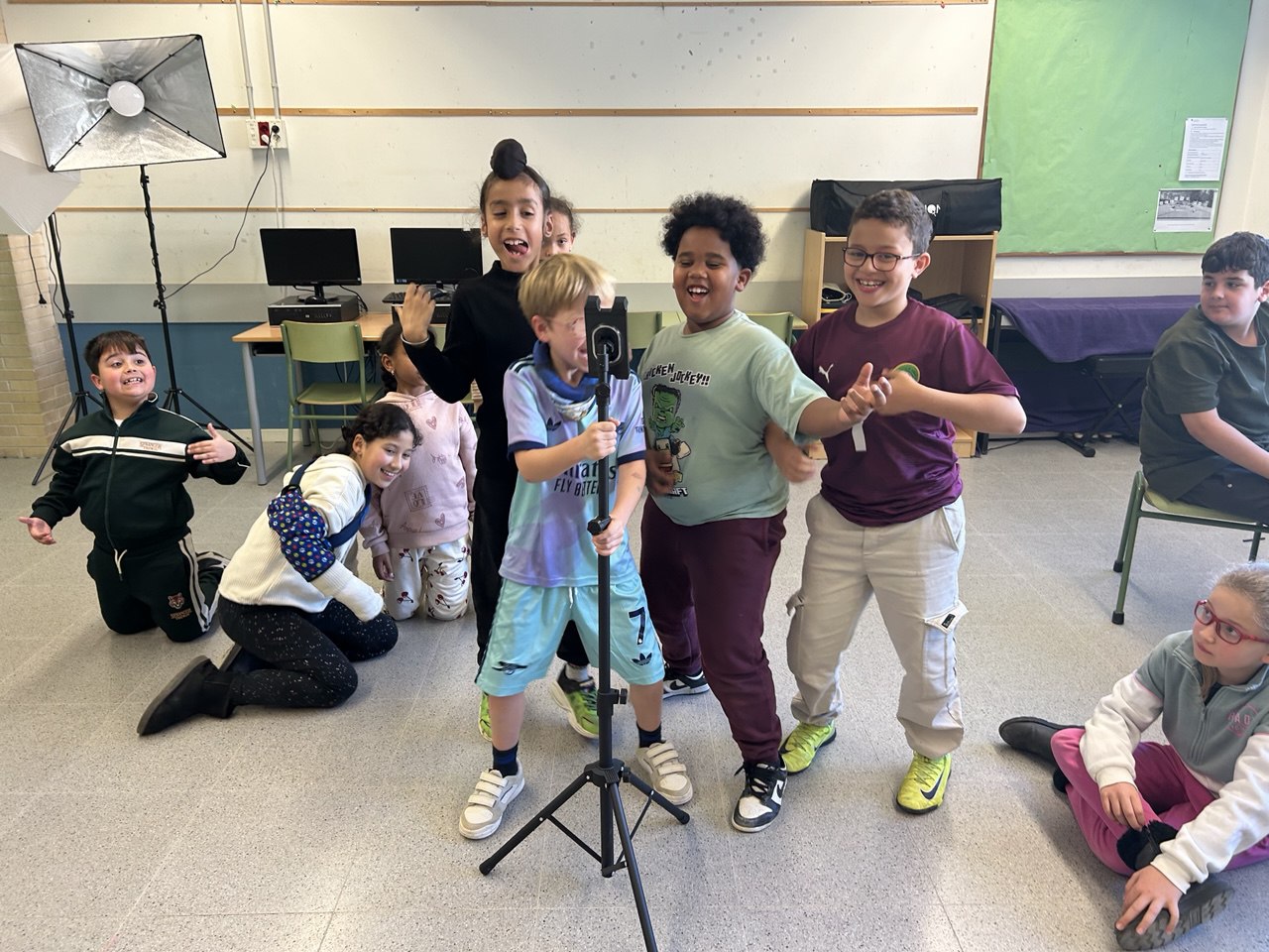 photo_5895763055776304413_y