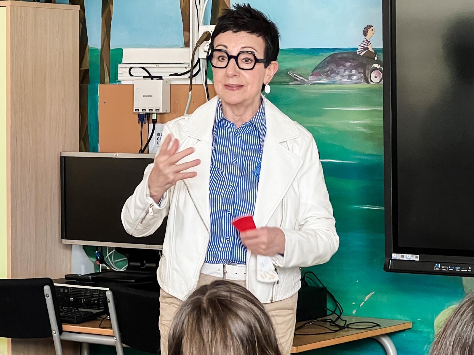 b348a5a5-0b9a-4c7b-b83e-1ee508a3335d