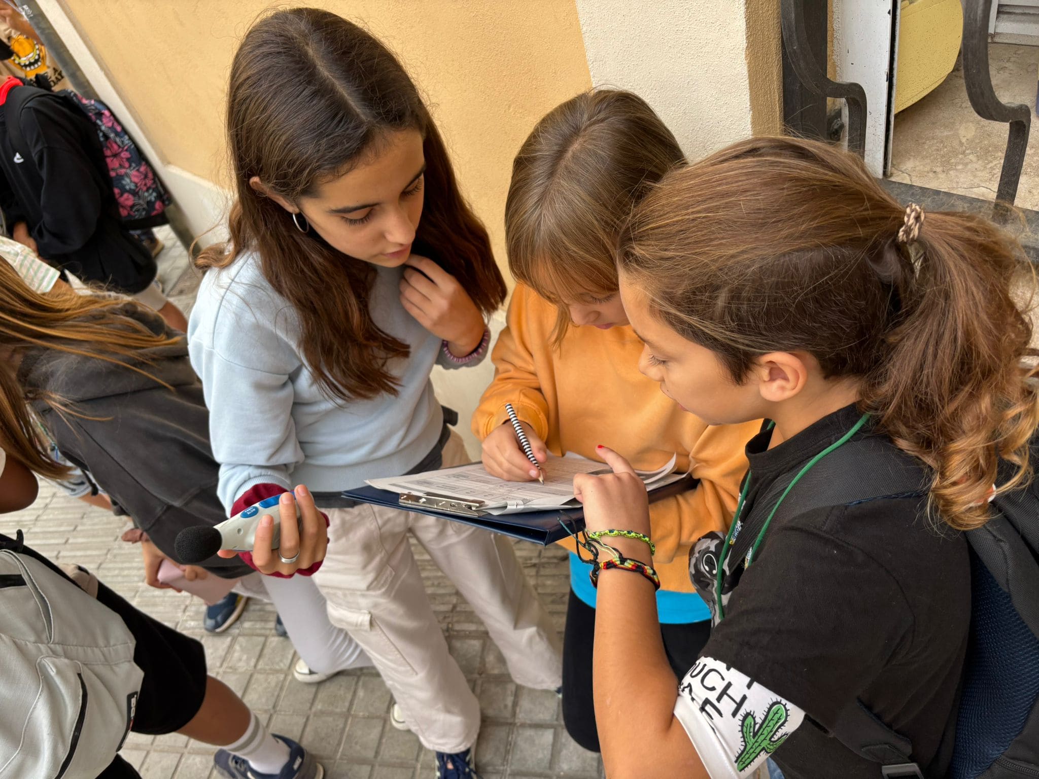 1e7cb563-0fa3-444b-b818-c90034ab95f1