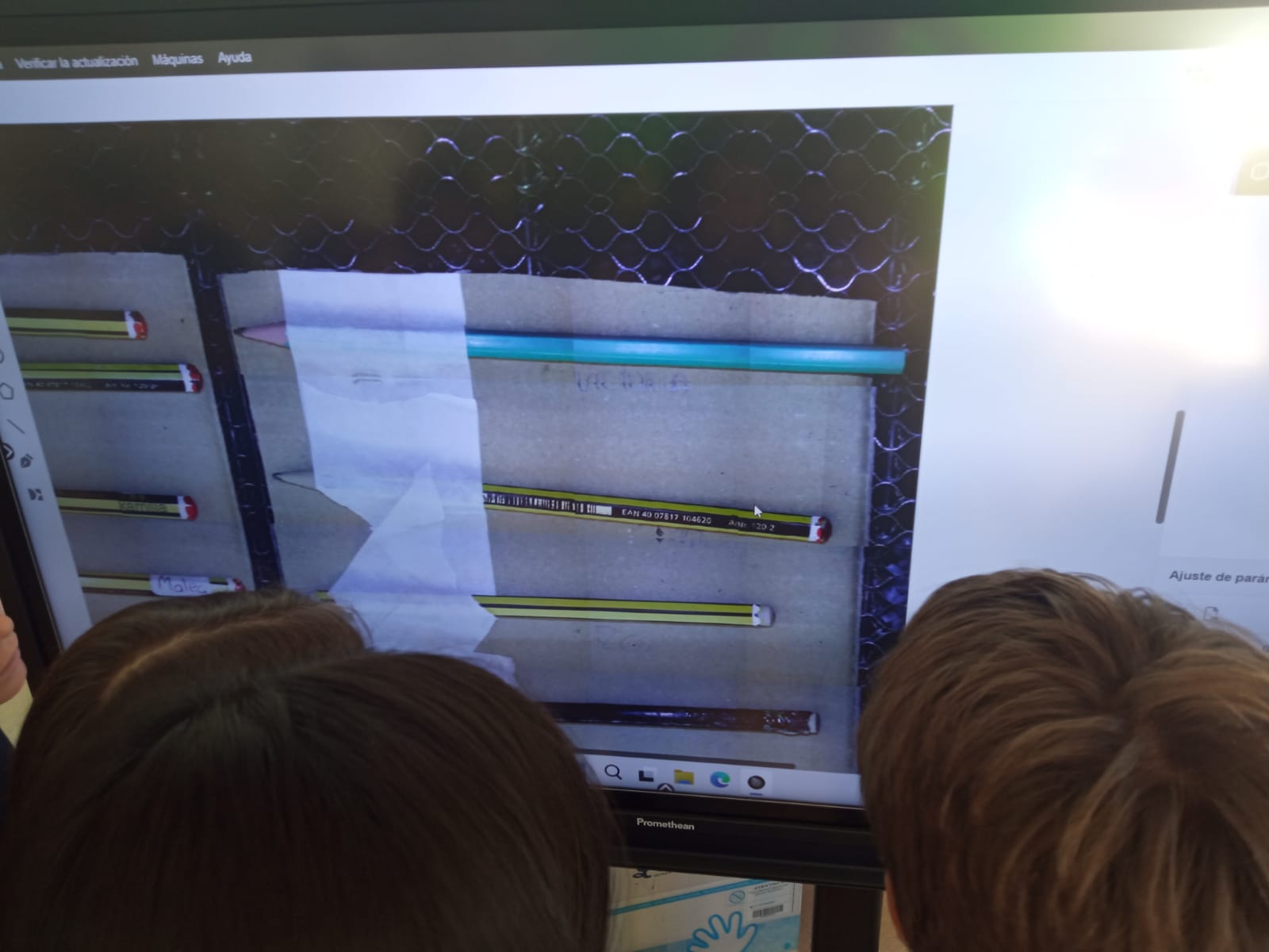 241003 FAIGLab Gravat del nom a llapis 2