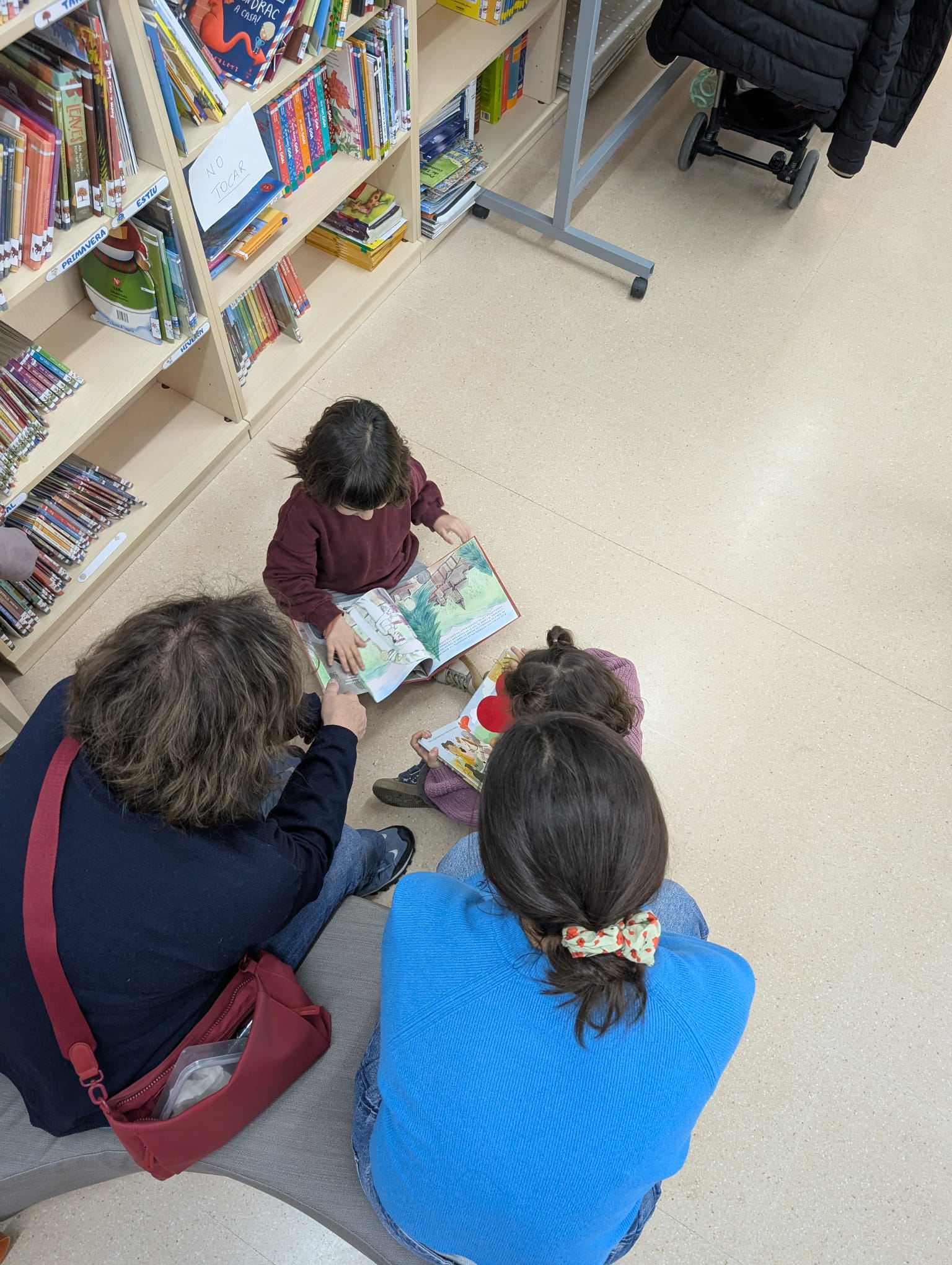 260126 Obrim la biblioteca a les famílies (3)