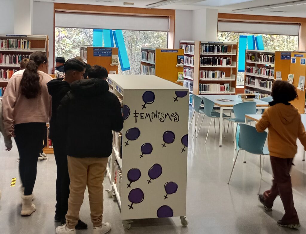 Descobrint la Biblioteca Municipal de Cambrils 📚