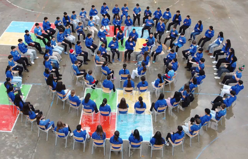 L’Institut Escola Joan Ardèvol us desitja bones festes al ritme de la Marxa Radetzky 🎶✨