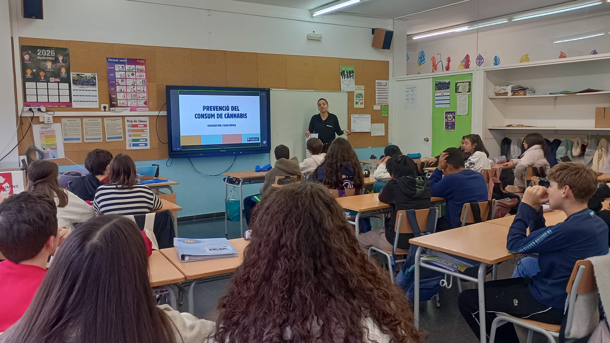 L’alumnat de 1r d’ESO (grups A i B) ha participat en una activitat de salut centrada en la prevenció del consum de cànnabis, per entendre com afecta el nostre cos i la importància de prendre decisions informades.