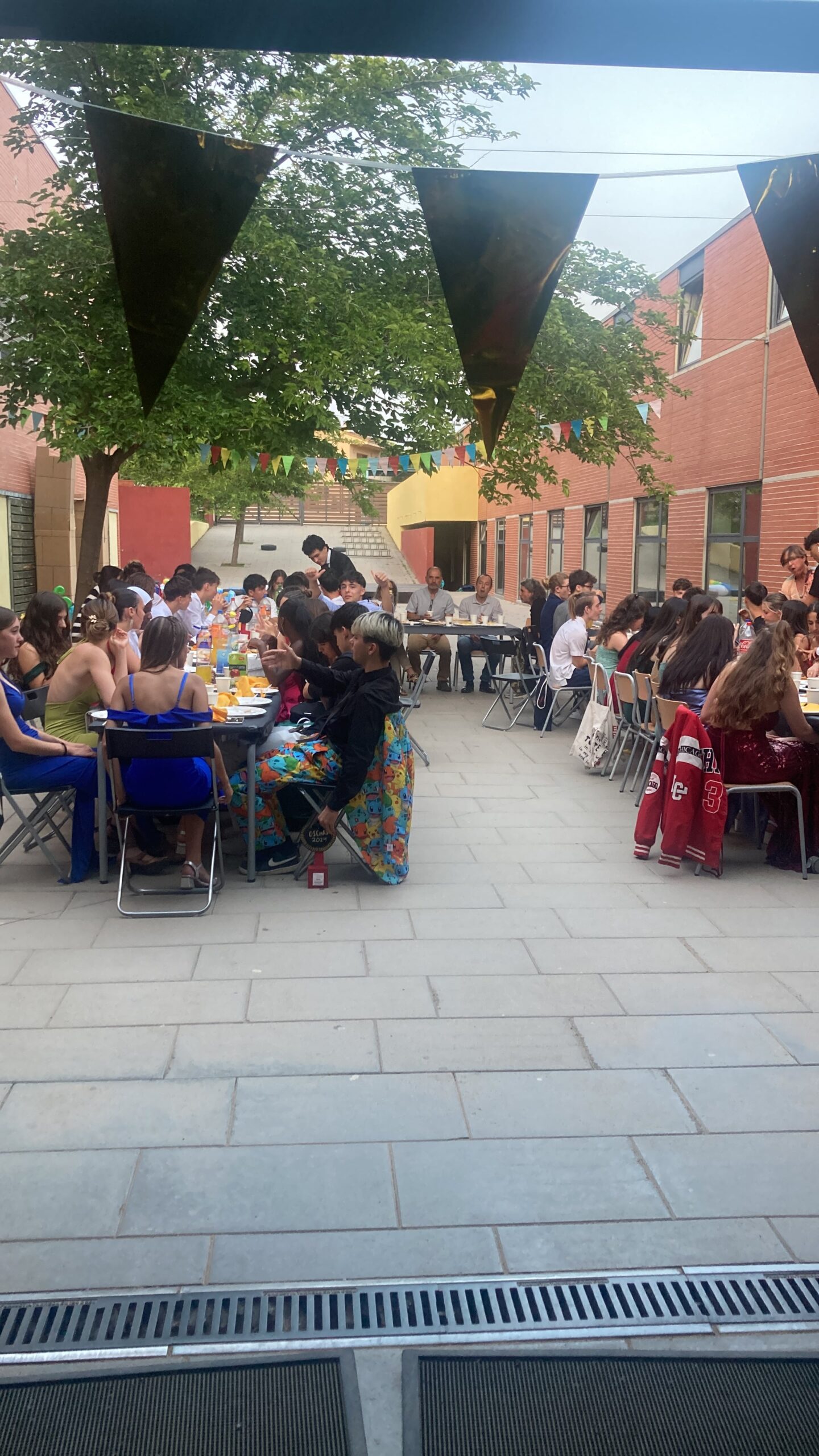 C1F93C9C-EC4B-47F9-A465-2C4989980B63-min