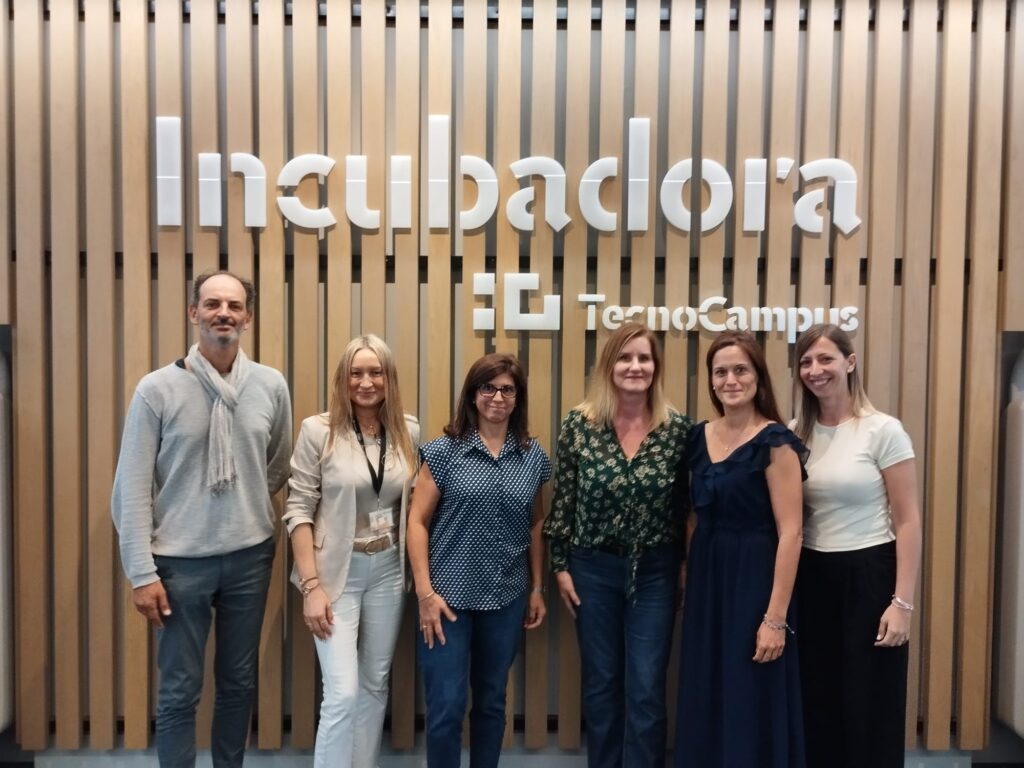 Assistents a la visita a la incubadora