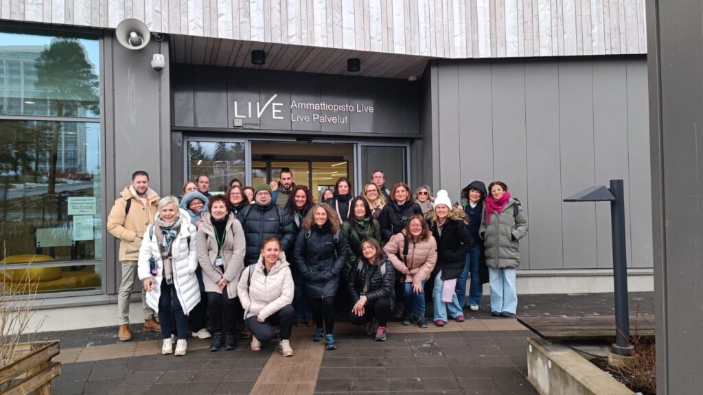 Foto de grup de la visita al centre LIVE