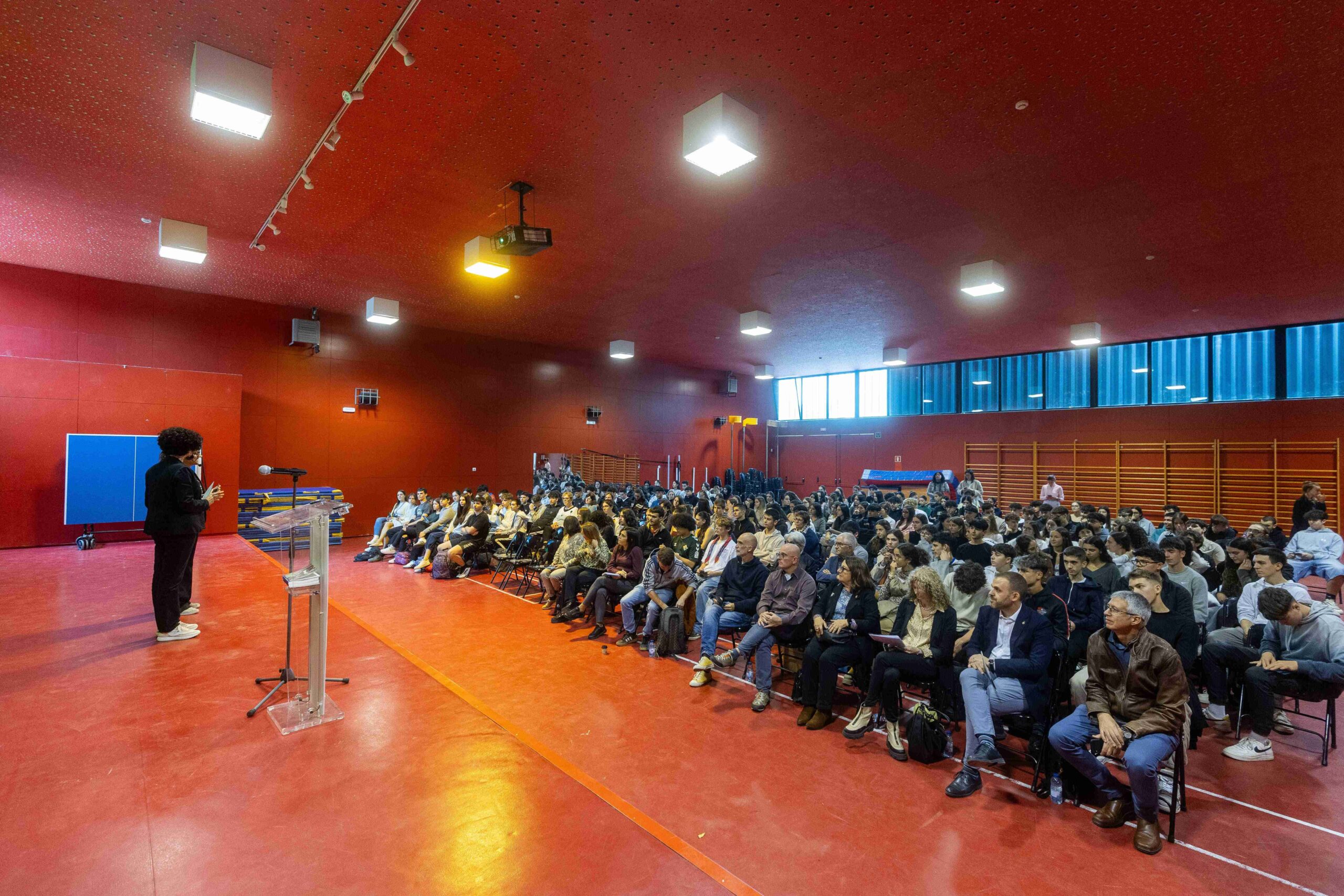 np_2X3A2169-compressed