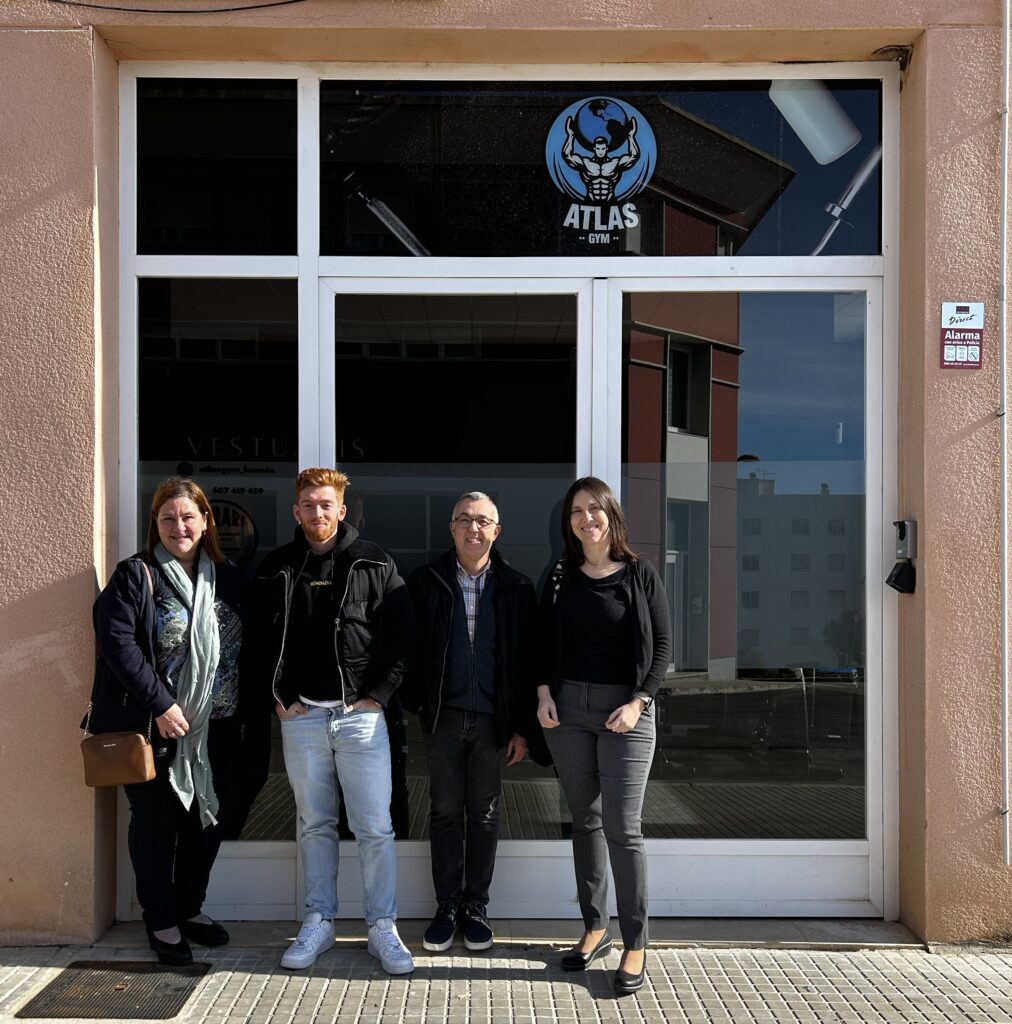 Teresa Fontanet - Directora Cosme Cruzado - Secretari Equip Directiu Josep Rodríguez - Estudiant emprenedor Eva López - Coordinadora d'FP