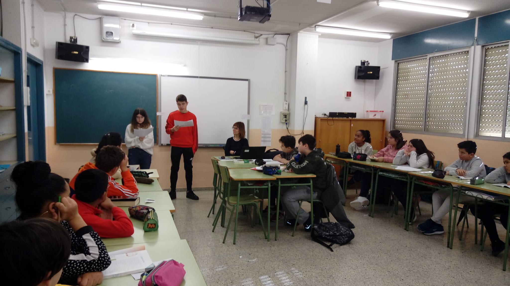 12-12-2019 Hora de lectura a 1r d'ESO C IMG-20191218-WA0005
