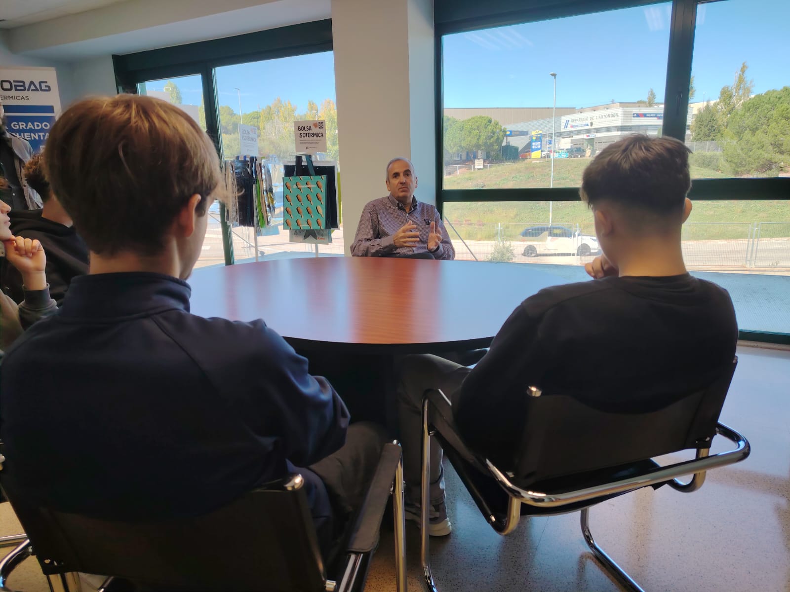 WhatsApp Image 2025-10-27 at 14.22.32 (1)