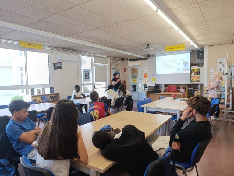 Alumnes a la xerrda de BA