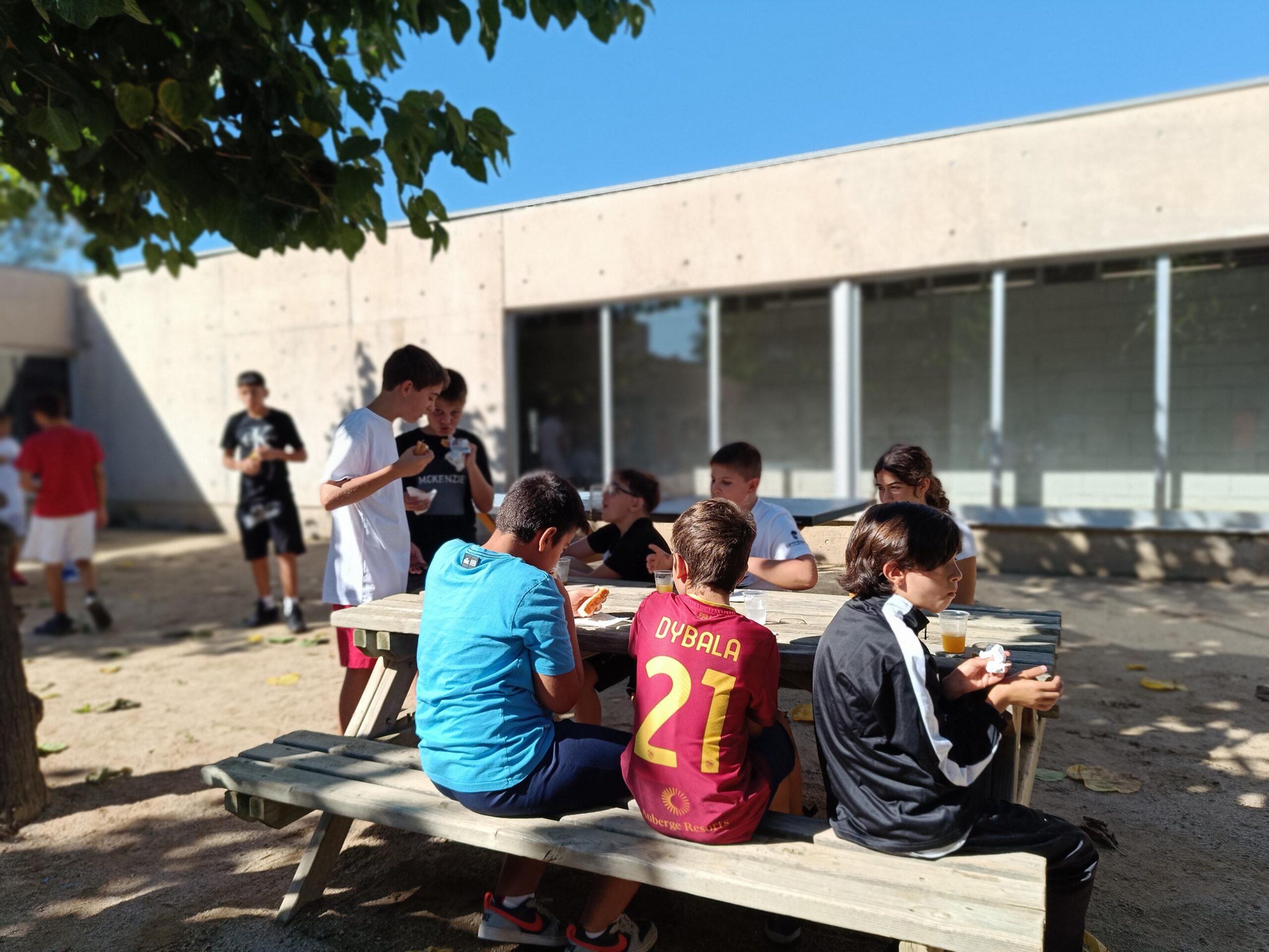 1725878440298-3276x2457