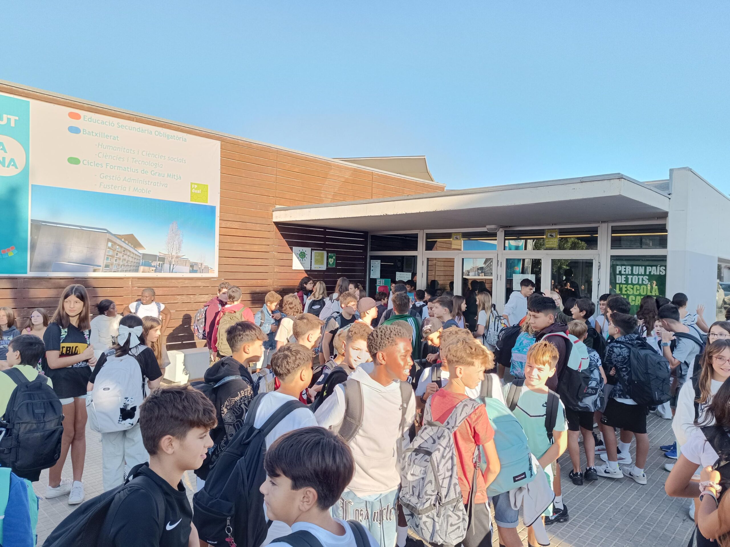 1725878440324-3276x2457