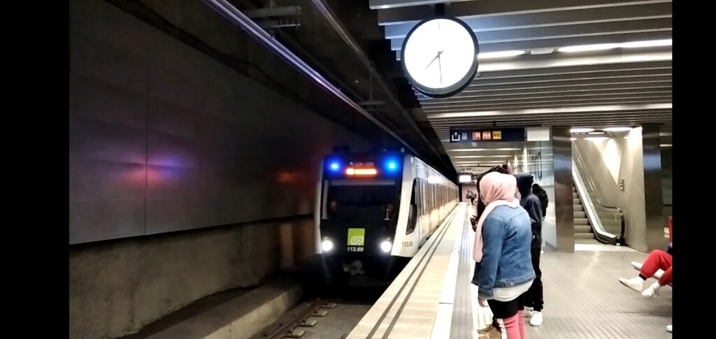 Esprant el tren visita cineclub Sabadell 2nESO, Institut Agustí serra i Fontanet