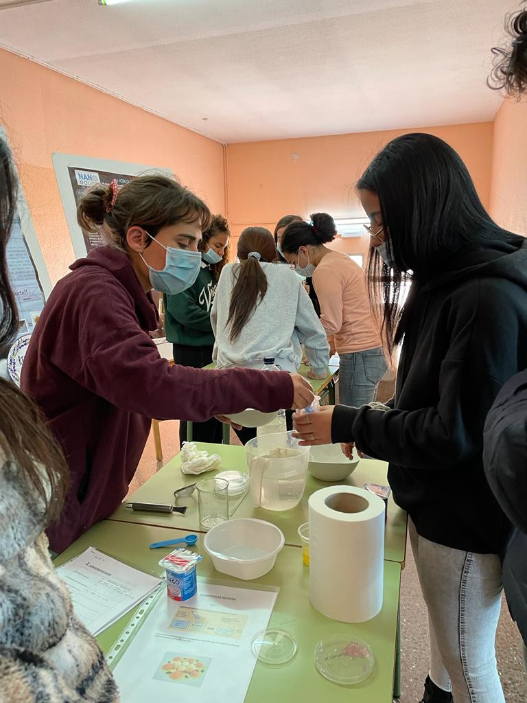 Descobrint la nanotecnologia amb 1r Batxillerat_13