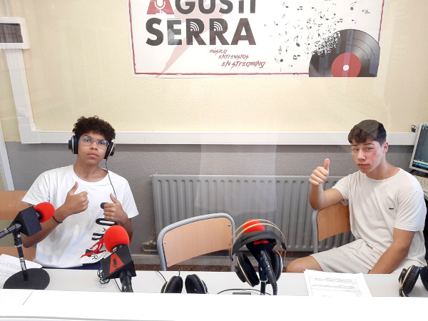 Ràdios 49 Reina anglaterra 2n ESO_portada