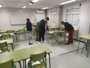 L'IFE col·labora activament amb l'equip de neteja del centre 2