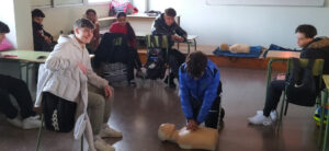 Taller de primers auxilis Activitats Comercials. Institut Agustí Serra i Fontanet