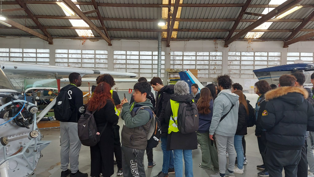 1r batxillerat visita l’aeroport de Sabadell