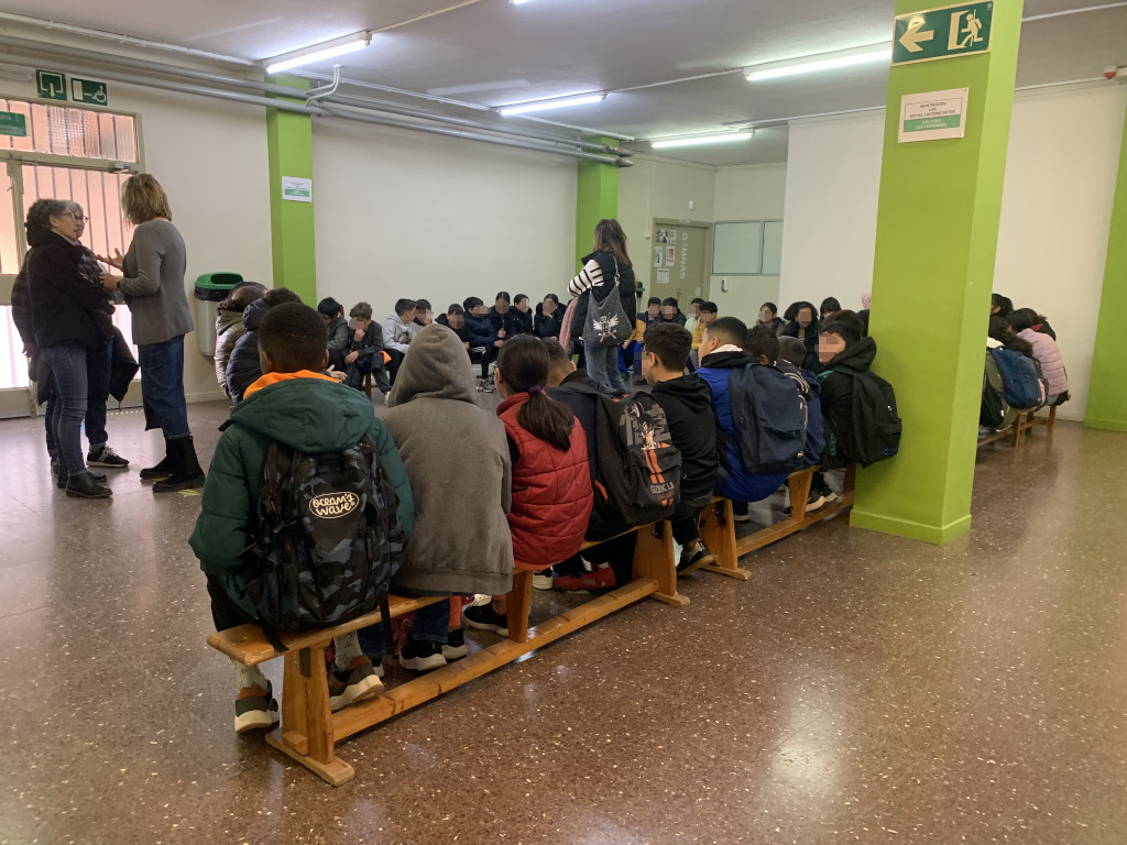 Alumnat 6è de primària rebuda. Visita de l'alumnat de 6è de primària al centre