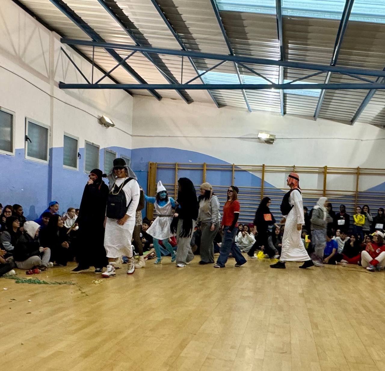 photo_5805436771100200238_y