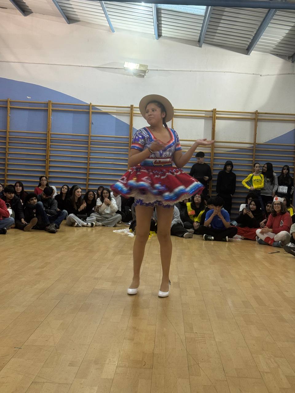 photo_5805436771100200239_y