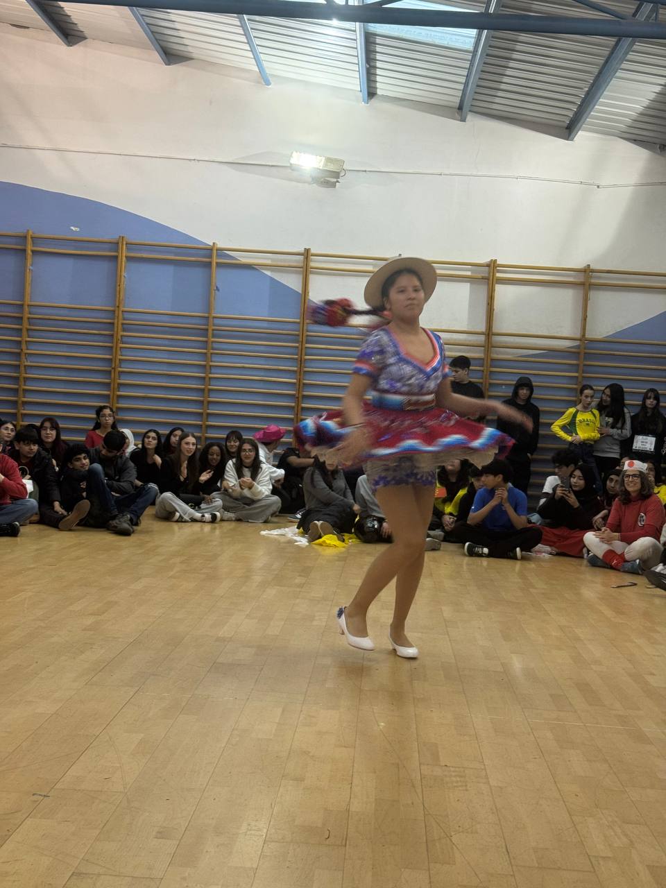 photo_5805436771100200240_y