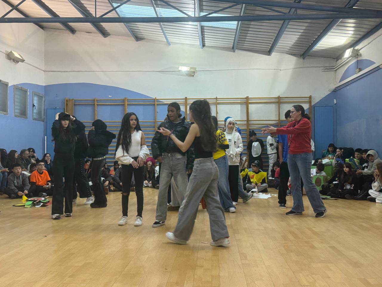 photo_5805436771100200246_y