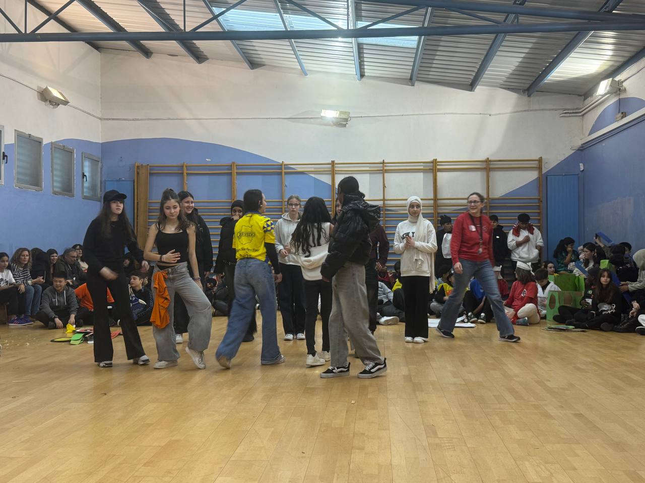 photo_5805436771100200247_y