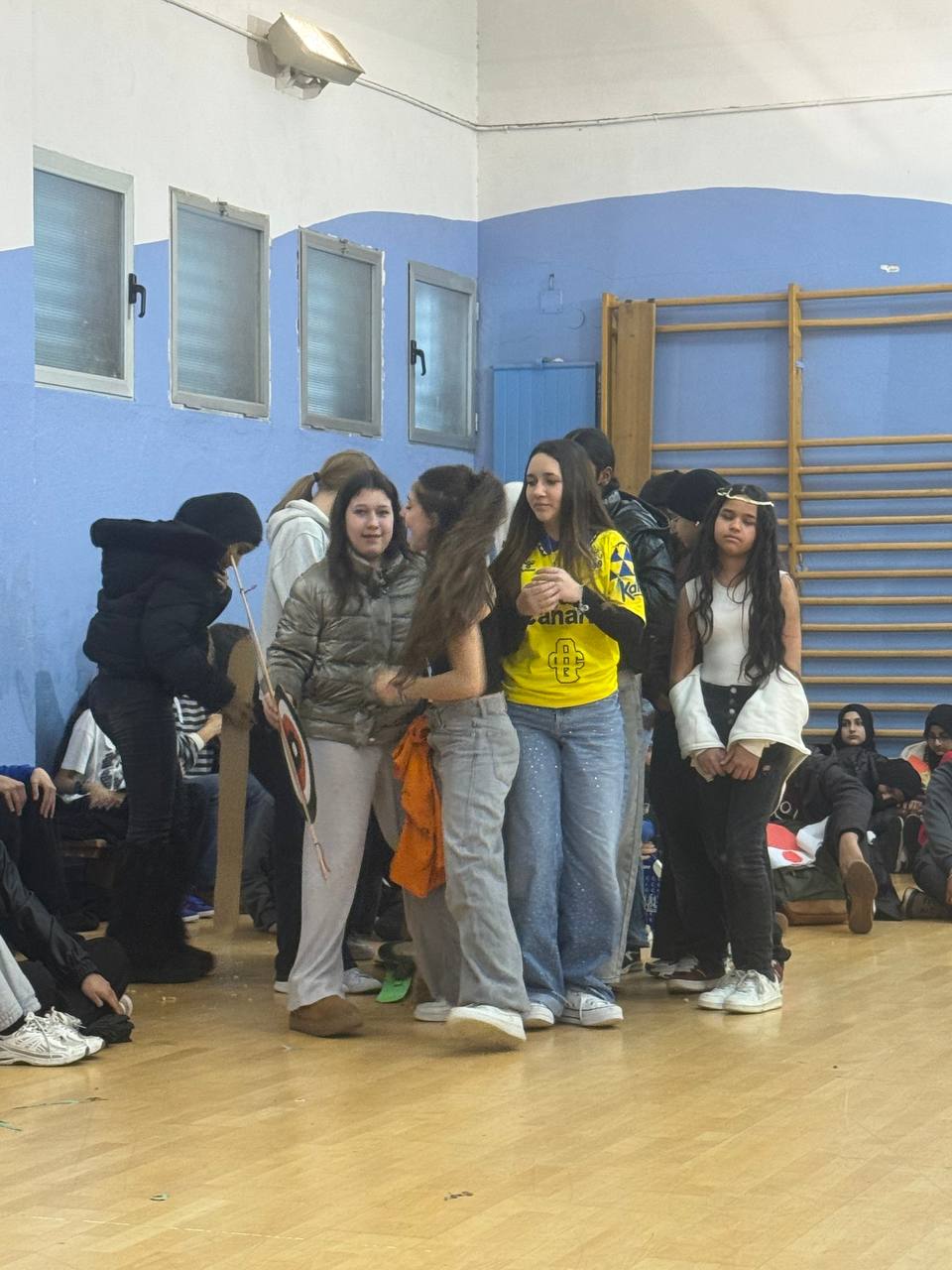 photo_5805436771100200248_y